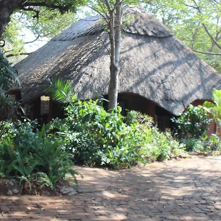 Mosi-Ua-Tunya Lodge Виктория Фолс Екстериор снимка