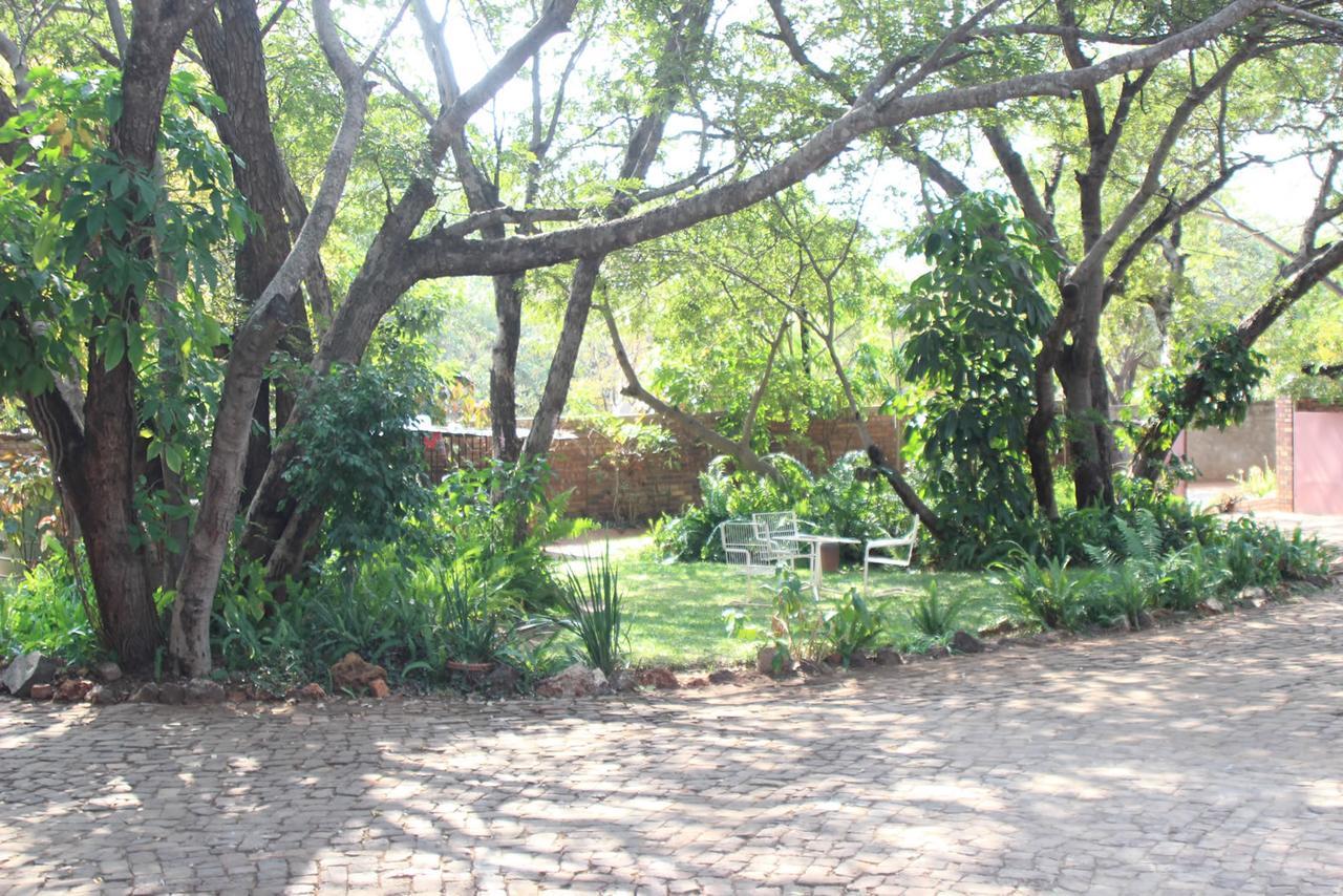 Mosi-Ua-Tunya Lodge Виктория Фолс Екстериор снимка